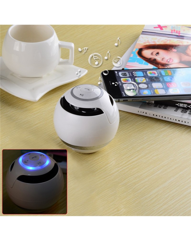 2015 new fashion portable speakers Bluetooth sucker phone Computer mini Speakers sound wholesaler black and white