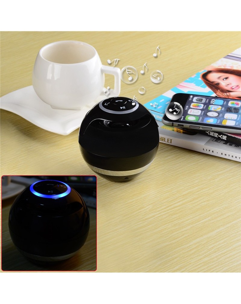 2015 new fashion portable speakers Bluetooth sucker phone Computer mini Speakers sound wholesaler black and white